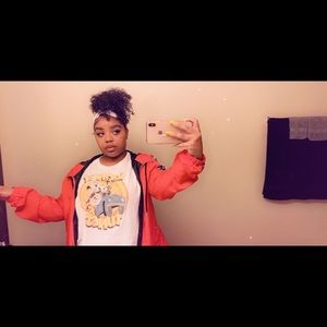 Meet your Posher, Kenae